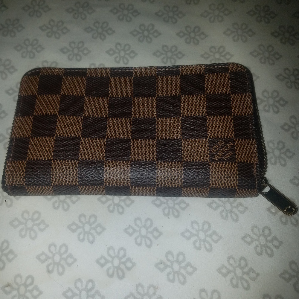 Louis Vuitton Damier wallet